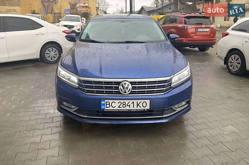 Седан Volkswagen Passat 2017 в Ивано-Франковске