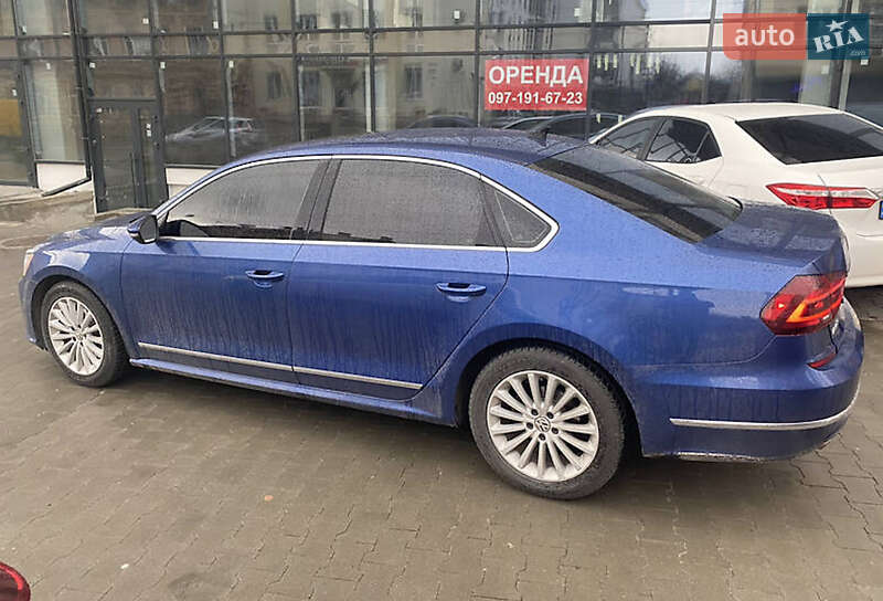 Седан Volkswagen Passat 2017 в Ивано-Франковске