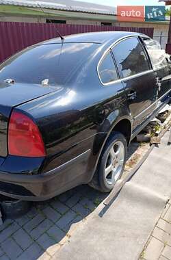 Седан Volkswagen Passat 2001 в 