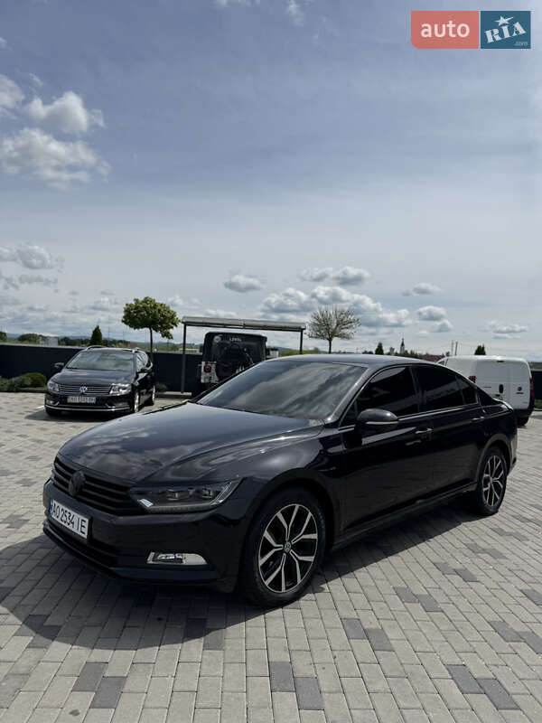 Седан Volkswagen Passat 2015 в 