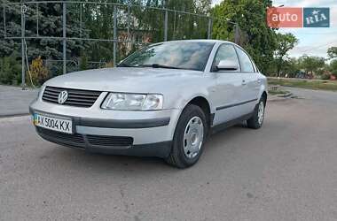 Седан Volkswagen Passat 1999 в 