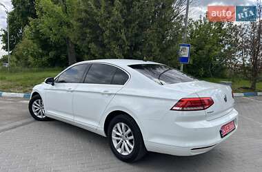 Седан Volkswagen Passat 2017 в 