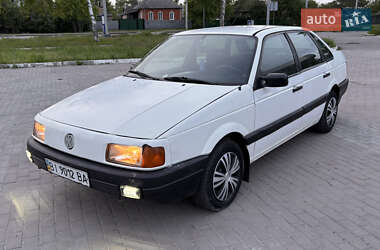 Седан Volkswagen Passat 1992 в Сумах