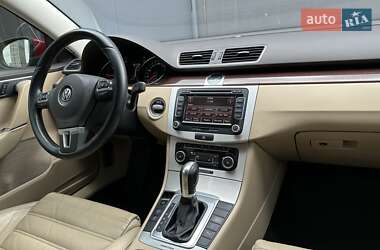 Универсал Volkswagen Passat 2011 в 