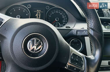 Седан Volkswagen Passat 2012 в 
