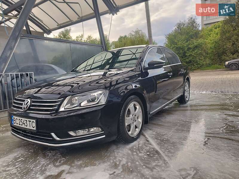 Седан Volkswagen Passat 2011 в Стрые