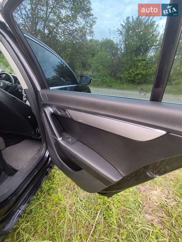 Седан Volkswagen Passat 2011 в Стрые