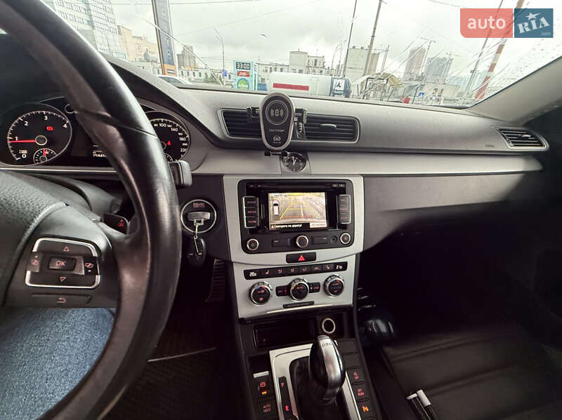 Универсал Volkswagen Passat 2013 в Киеве