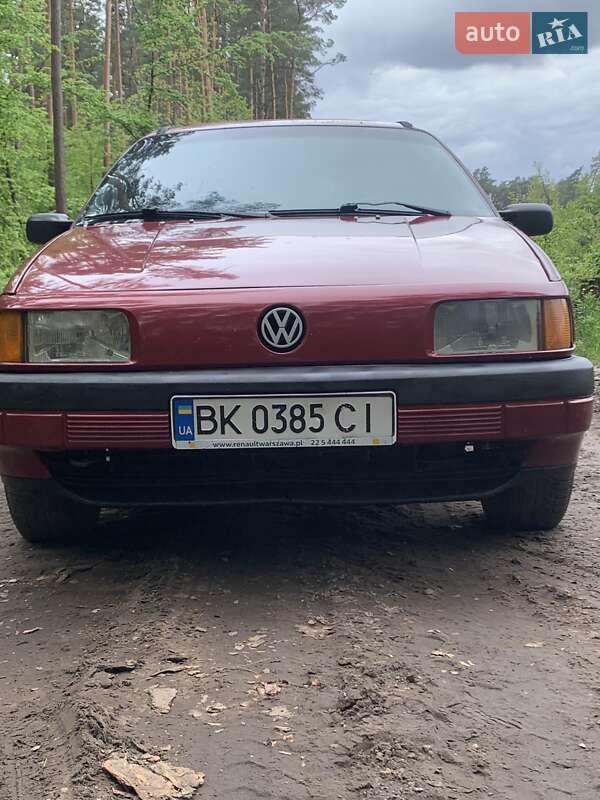 Універсал Volkswagen Passat 1988 в Кременці