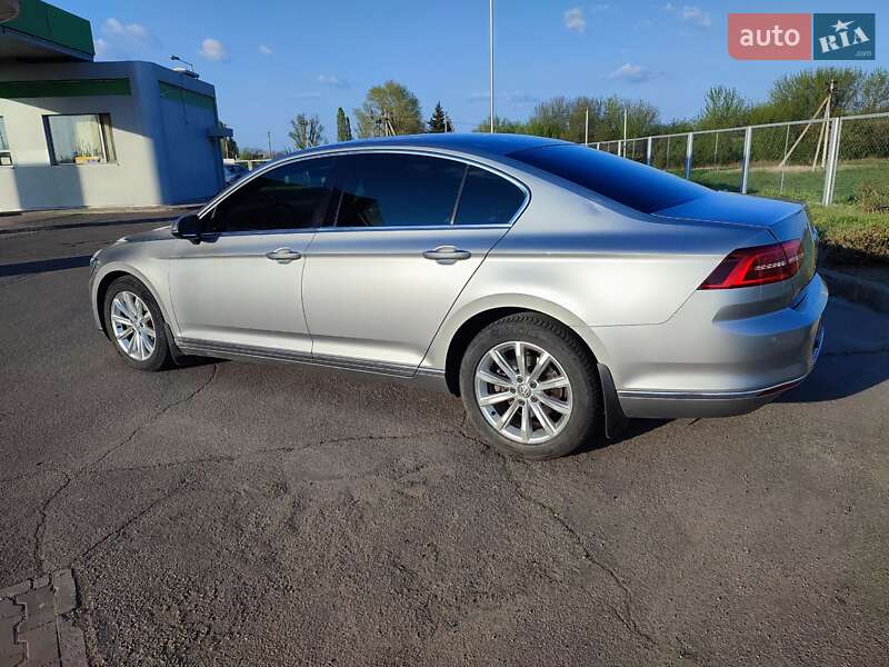 Седан Volkswagen Passat 2015 в Петропавлівці