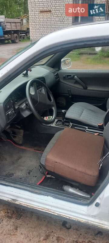 Универсал Volkswagen Passat 1993 в Кролевце