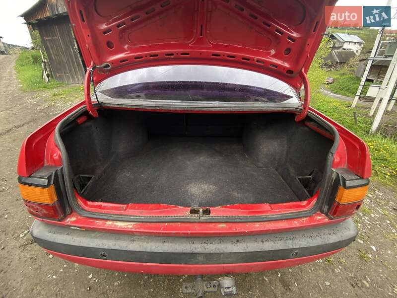 Седан Volkswagen Passat 1988 в Славском