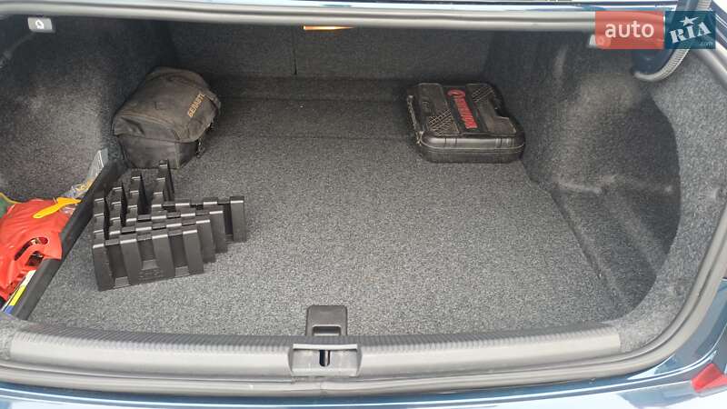 Седан Volkswagen Passat 2018 в Днепре