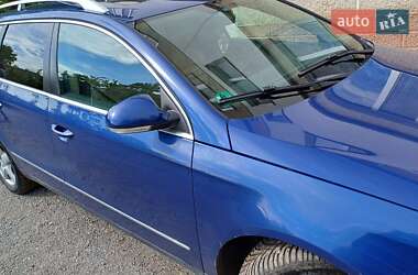 Універсал Volkswagen Passat 2006 в Зборові