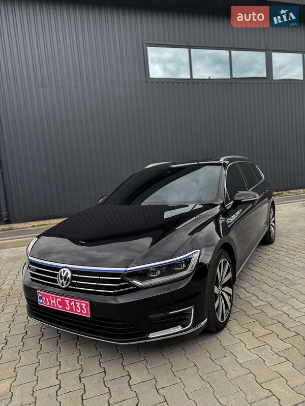 Універсал Volkswagen Passat 2015 в Дубні