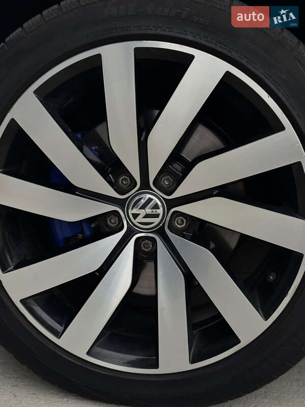 Універсал Volkswagen Passat 2015 в Дубні