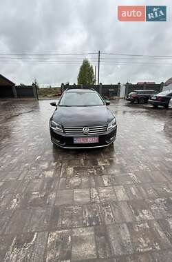 Універсал Volkswagen Passat 2012 в 