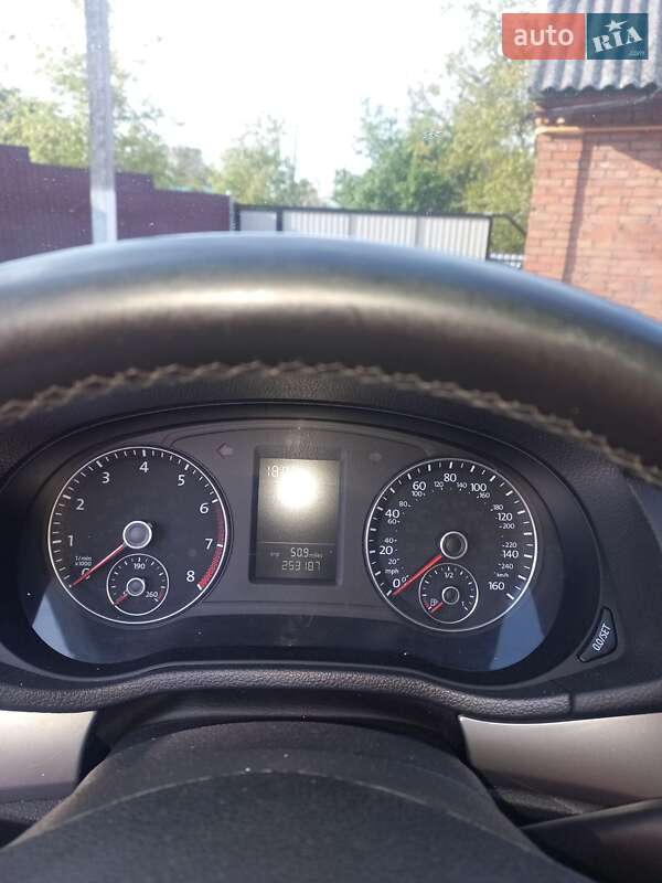 Седан Volkswagen Passat 2013 в Хмельницком