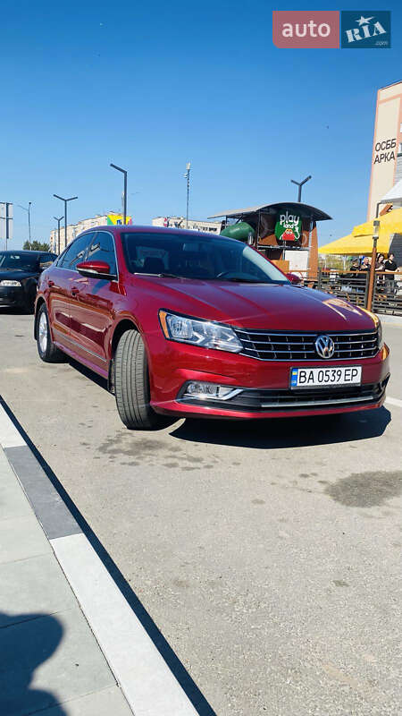 Седан Volkswagen Passat 2016 в Олександрії