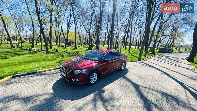 Седан Volkswagen Passat 2016 в Олександрії