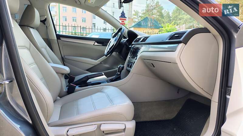 Седан Volkswagen Passat 2015 в Києві