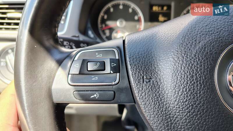 Седан Volkswagen Passat 2015 в Києві