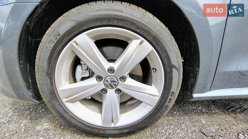 Седан Volkswagen Passat 2015 в Києві