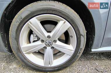 Седан Volkswagen Passat 2015 в 