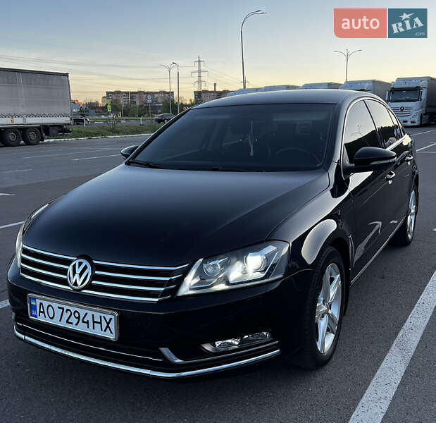 Седан Volkswagen Passat 2013 в Мукачевому