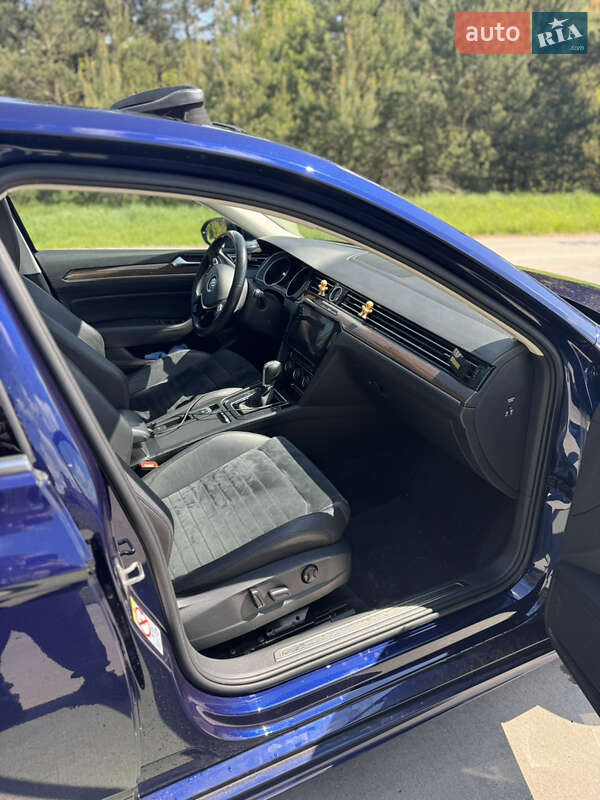 Седан Volkswagen Passat 2017 в Славуте