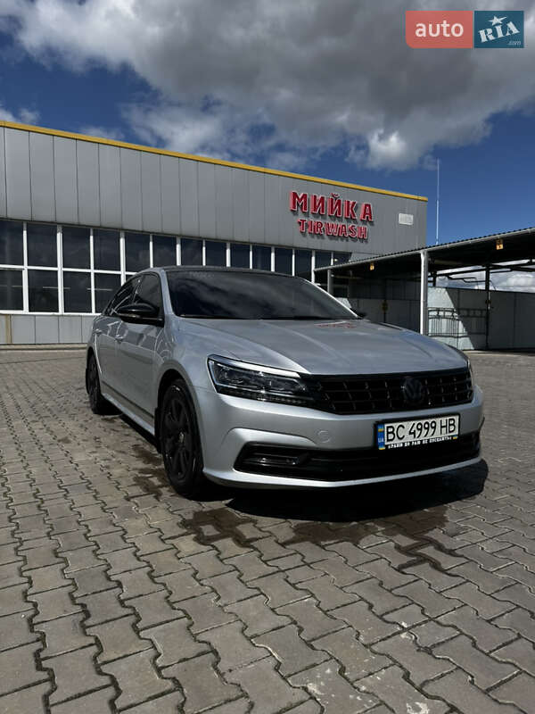 Седан Volkswagen Passat 2016 в Луцке