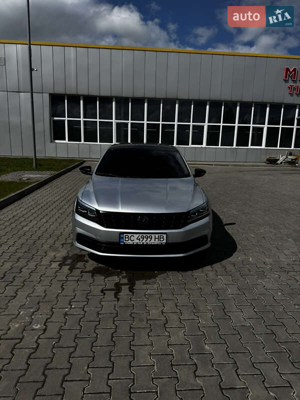 Седан Volkswagen Passat 2016 в Луцке