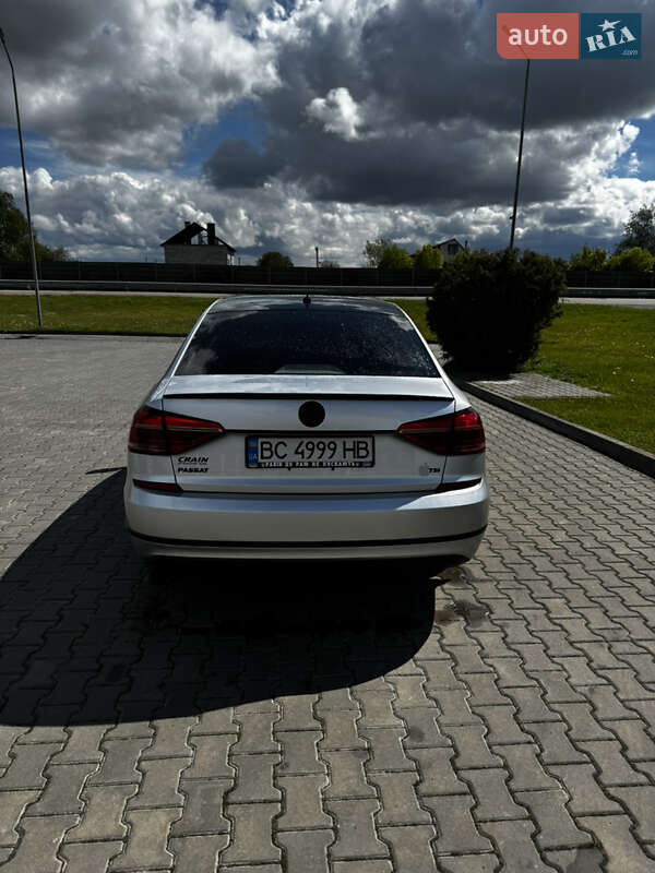 Седан Volkswagen Passat 2016 в Луцке