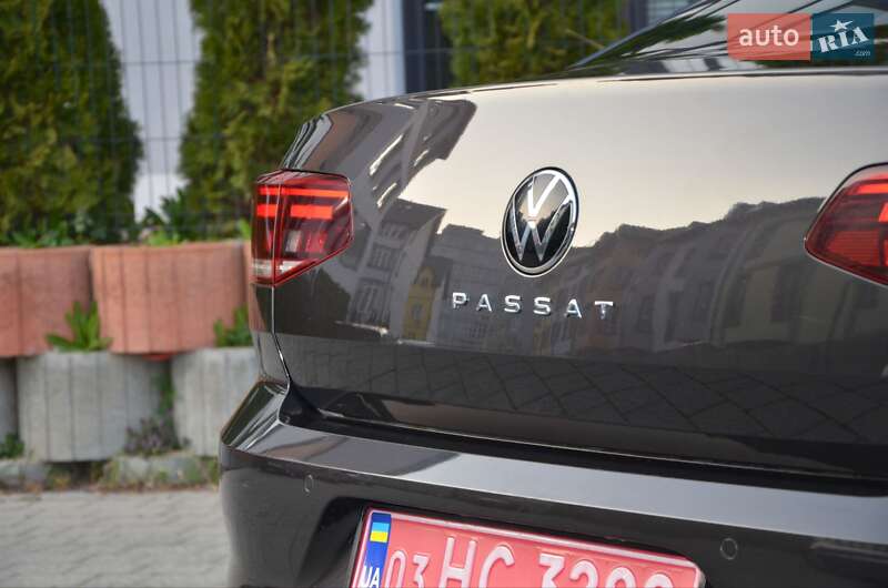 Седан Volkswagen Passat 2020 в Львові