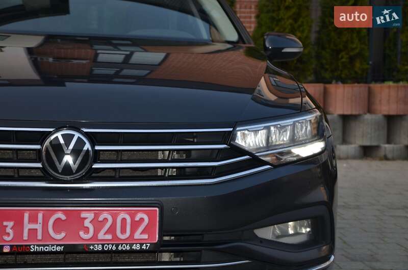 Седан Volkswagen Passat 2020 в Львові