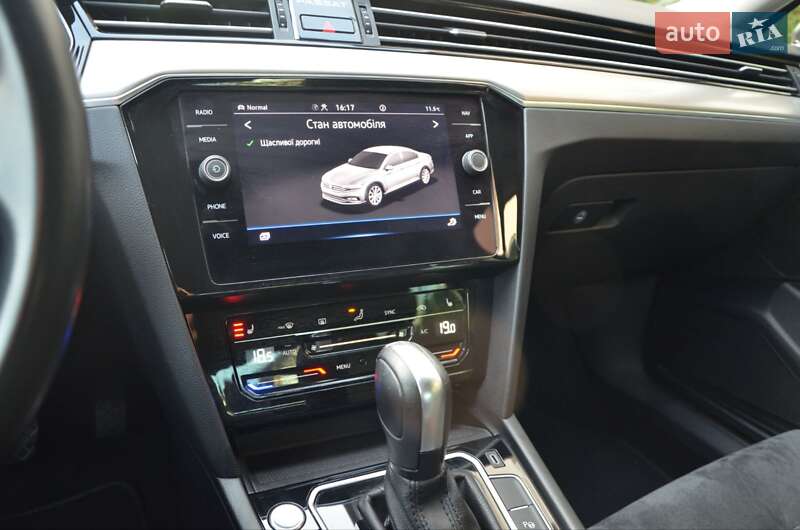 Седан Volkswagen Passat 2020 в Львові