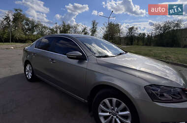 Седан Volkswagen Passat 2012 в 