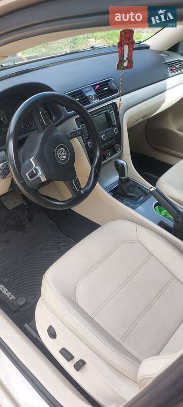Седан Volkswagen Passat 2015 в Золочеве