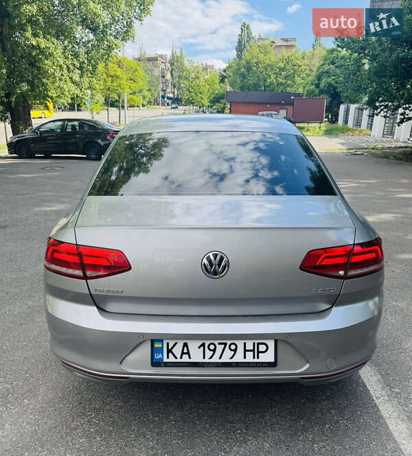 Седан Volkswagen Passat 2017 в Києві