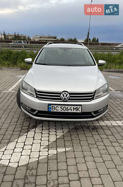 Універсал Volkswagen Passat 2011 в 