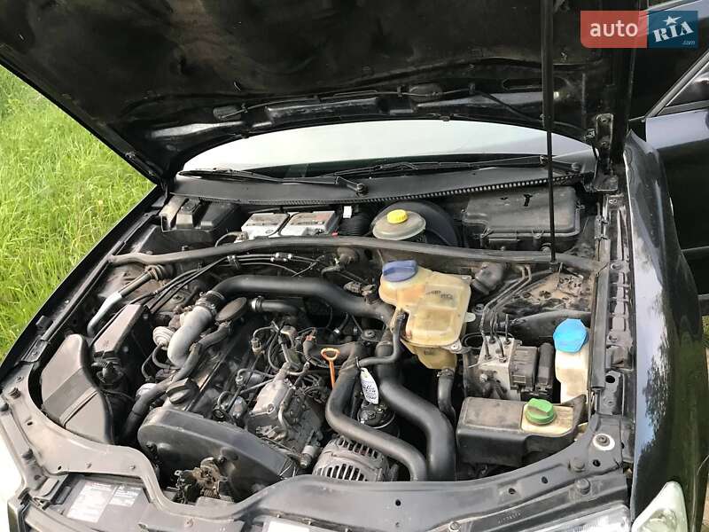 Седан Volkswagen Passat 1999 в Нововолынске