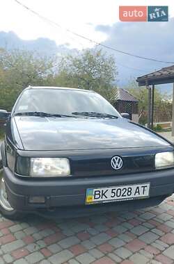 Універсал Volkswagen Passat 1992 в Рівному