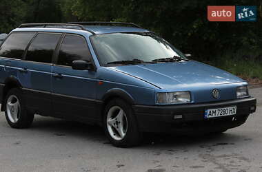 Універсал Volkswagen Passat 1993 в 