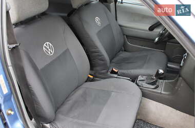 Універсал Volkswagen Passat 1993 в 