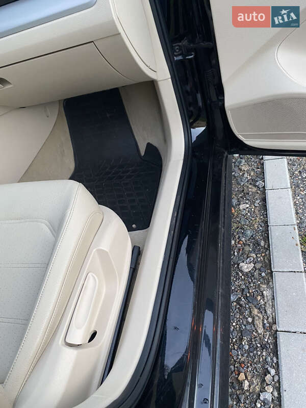 Седан Volkswagen Passat 2012 в Луцке