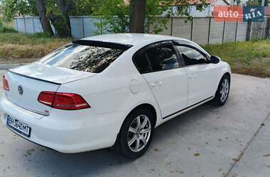 Седан Volkswagen Passat 2012 в 