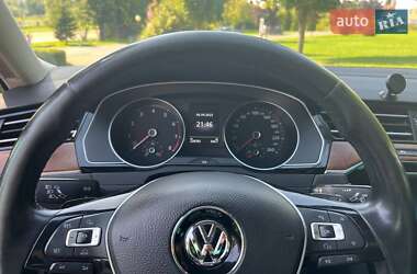 Седан Volkswagen Passat 2015 в 