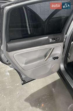 Седан Volkswagen Passat 2001 в 