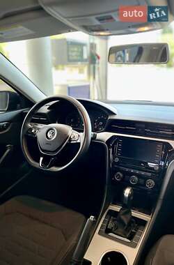 Седан Volkswagen Passat 2021 в 