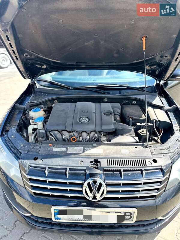 Седан Volkswagen Passat 2012 в Киеве
